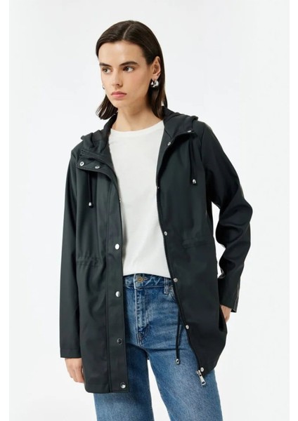 Kadın Cepli Beli Bağlamalı Uzun Kollu Fermuarlı Kapüşonlu Yağmurluk 6WAK00007EW fiyatları