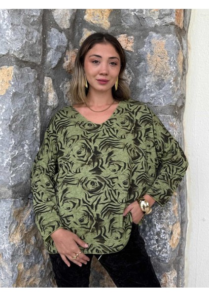 NC1128 Italyan V Yaka Gül Desenli Triko Bluz Yeşil fiyatları