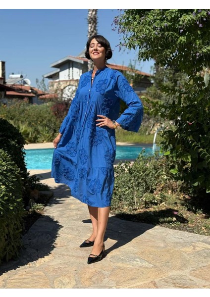 PT54830 Önden Düğmeli Brodeli Hakim Yaka Coton Italyan Elbise Saks indirimleri