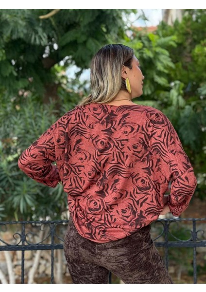 NC1128 Italyan V Yaka Gül Desenli Triko Bluz Kiremit