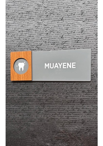 Muayene Doktor Hastahane Kapı Isimlik Levhası Antrasit Pleksi Ceviz Detaylı Kendinden Yapışkanlı modelleri