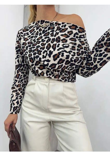 Leopar Desenlı Uzun Kollu Asimetrik Yaka Bluz