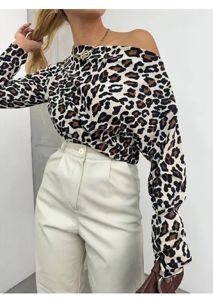 Leopar Desenlı Uzun Kollu Asimetrik Yaka Bluz