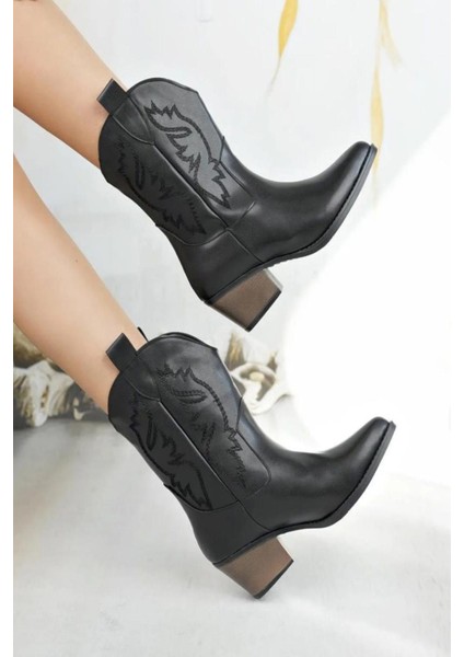 Kadın Doly Siyah Deri Nakışlı 5 cm Topuklu Kovboy Bot modelleri