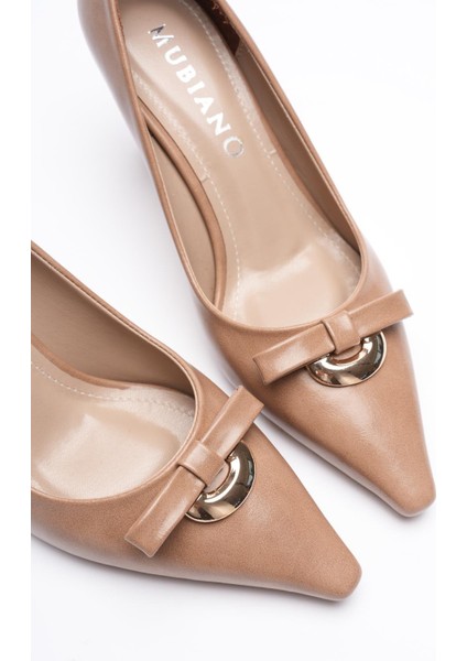 Kadın Deri Topuklu Ayakkabı Gold Aksesuarlı Fiyonklu 7 cm Bej Arlina fiyatları