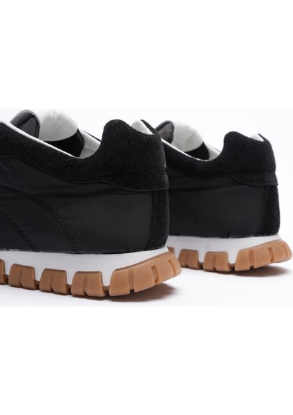 Kadın Hakiki Süet Bağcıklı Krep Tabanlı Anorak Detaylı Sneaker Siyah Minu fiyatları