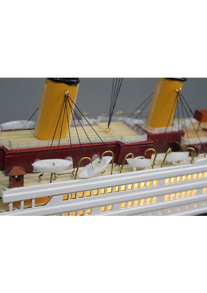 Ahşap Titanik Gemisi Ledli fırsatları