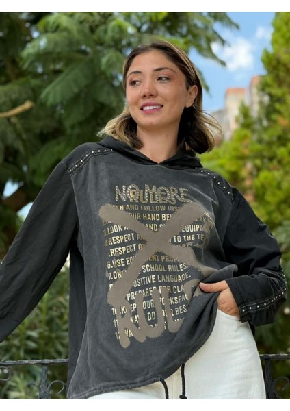 NC59085 Italyan Yazı Baskılı Kol Zımbalı Kapişonlu Sweatshirt Siyah