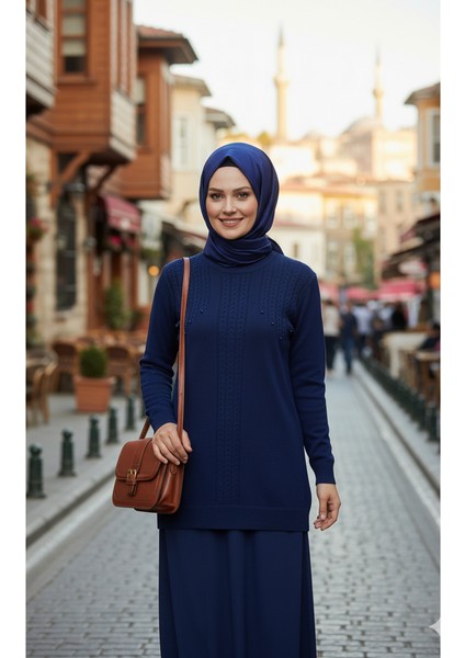 Kadın Kışlık Triko Kazak Bisiklet Yaka Boncuk Detaylı Motifli Rahat Tam Kalıp fiyatları