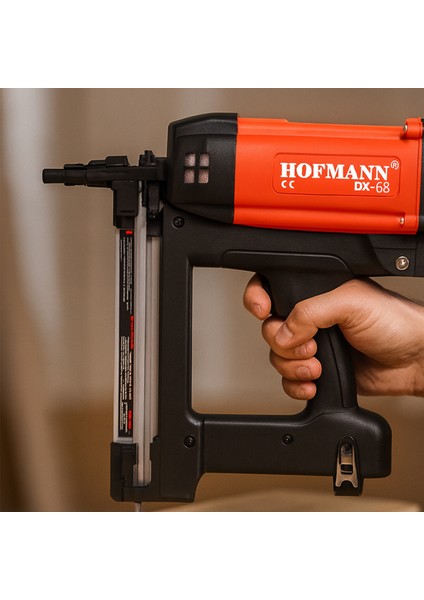 Gazlı DK68 Hafif Başlı Çivi Çakma Tabancası Şarjlı Bataryalı Pnömatik Çivi Çakma Döşeme Makinesi fiyatları