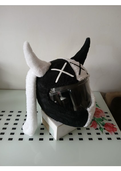 Peluş Kask Kılıfı Şeytan Çift Renkli Motosiklet Kask Aksesuarı modelleri