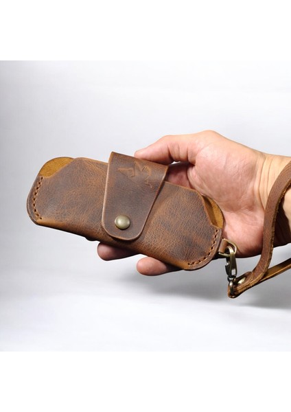 Hakiki Deri Gözlük Kılıfı – Çıkarılabilir Bilek Askılı Unisex Güneş Gözlüğü Kabı