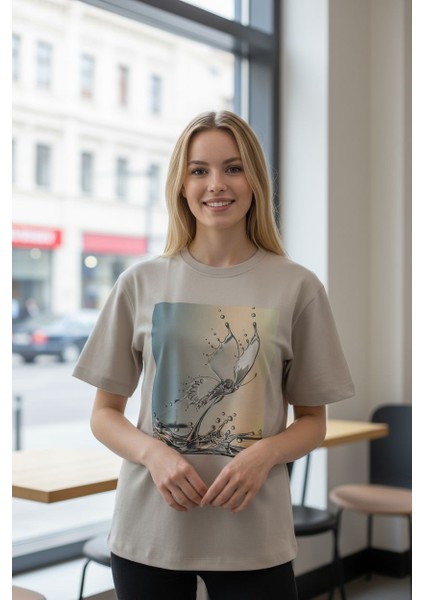 Kadın Oversize Kelebek Baskılı Bisiklet Yaka Basic Tişört