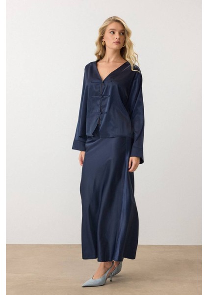 Kadın V Yaka Düğme Detaylı Uzun Kollu Gömlek Lacivert - 26K 2142