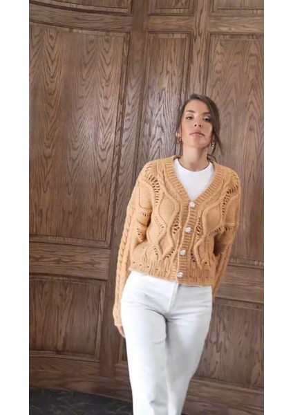 Keyymod Kadın Taşlı Düğmeli Ajurlu Makaron Kısa Hırka fiyatları