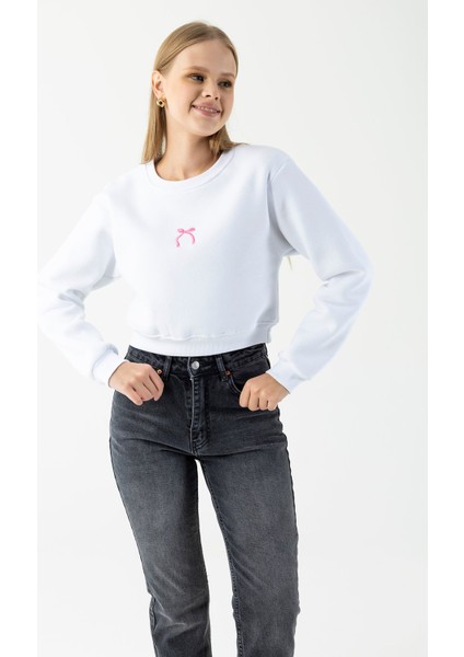 Kadın Bisiklet Yaka Fiyonk Nakışlı Crop Sweatshirt Beyaz - 264423