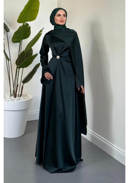 Wave Broşlu Pelerinli Saten Abiye Petrol Yeşili fiyatları