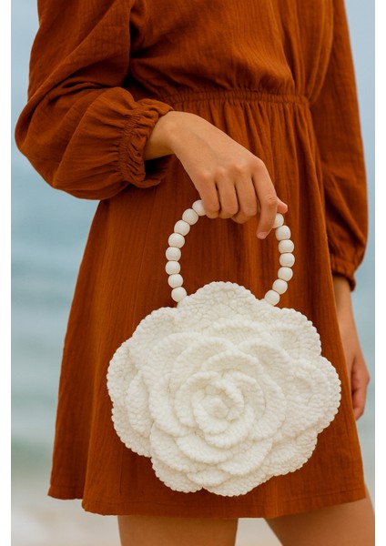 Beyaz Gül Motifli El Çantası fiyatları