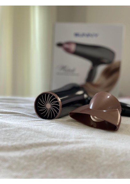 Siyah Renkli Saç Kurutma ve Fön Makinesi, Hızlı ve Güçlü Kurutma Özelliği modelleri