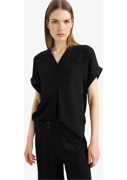 Regular Fit Apaş Yaka Basic Düz Krinkıl Kumaş Kısa Kollu Bluz C0998AX25SM modelleri