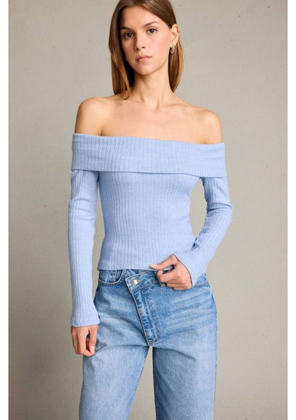 Kayık Yaka Uzun Kollu Tişört