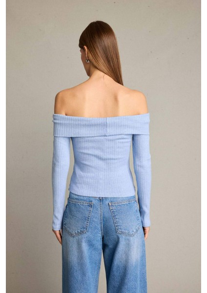 Kayık Yaka Uzun Kollu Tişört