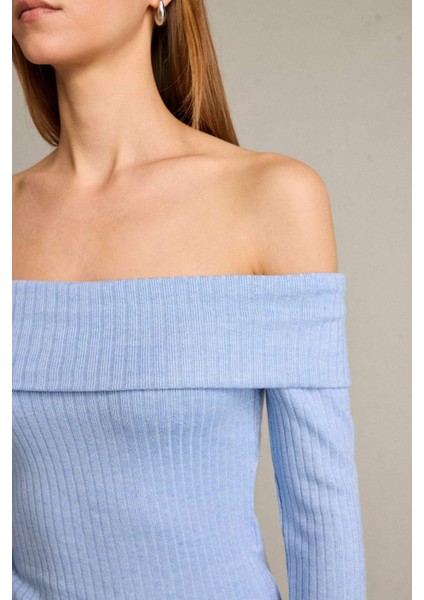 Kayık Yaka Uzun Kollu Tişört indirimleri