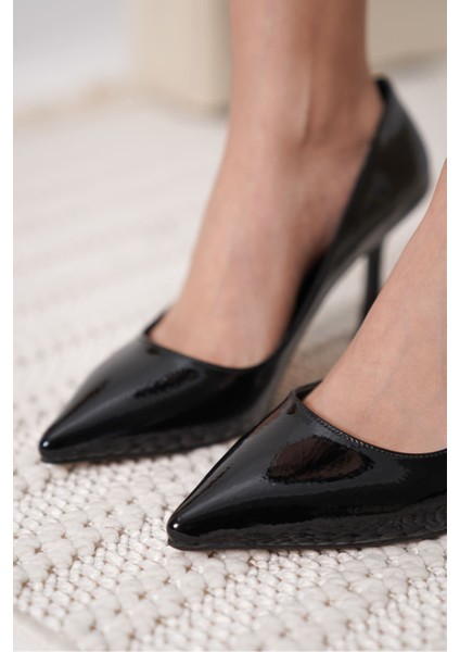 Zelena Kadın Siyah Kırışık Rugan Stiletto fırsatları