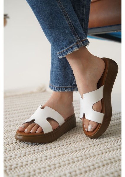 Borlina Beyaz Hakiki Deri Terlik