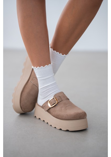 Chory Yüksek Taban Tokalı Kadın Terlik-Vizon Süet
