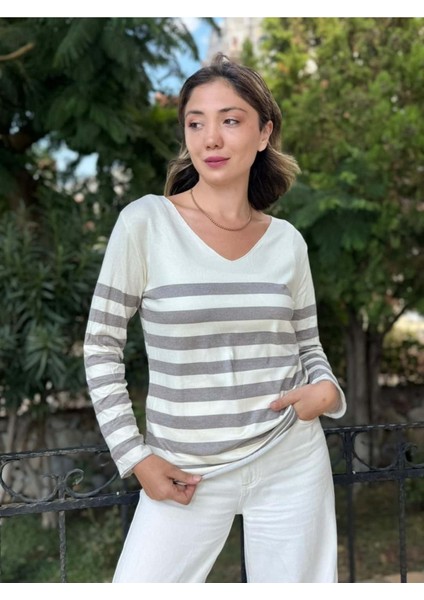 NC20251 Italyan Yatay Çizgili V Yaka Triko Bluz Vizon