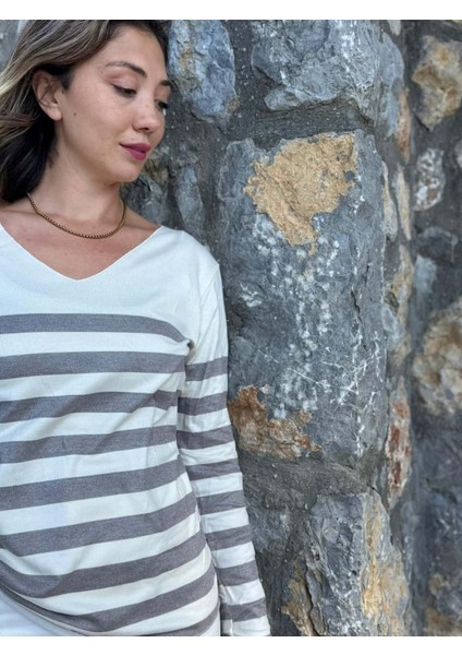 NC20251 Italyan Yatay Çizgili V Yaka Triko Bluz Vizon