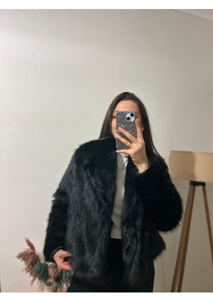 Siyah Kancalı Kürk Mont modelleri
