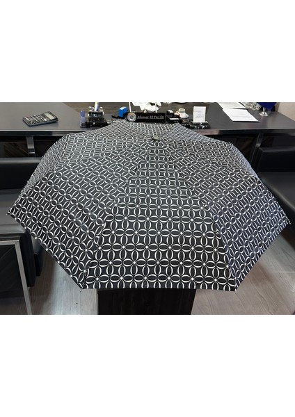 Kadın Kompakt Otomatik Şemsiye – 108 Cm, Kılıflı, Siyah Geometrik indirimleri