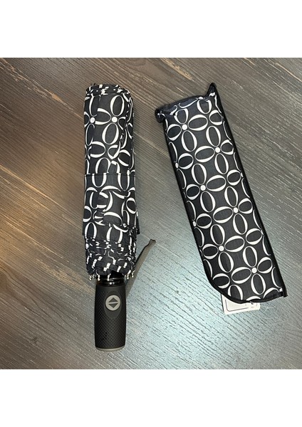 Kadın Kompakt Otomatik Şemsiye – 108 Cm, Kılıflı, Siyah Geometrik