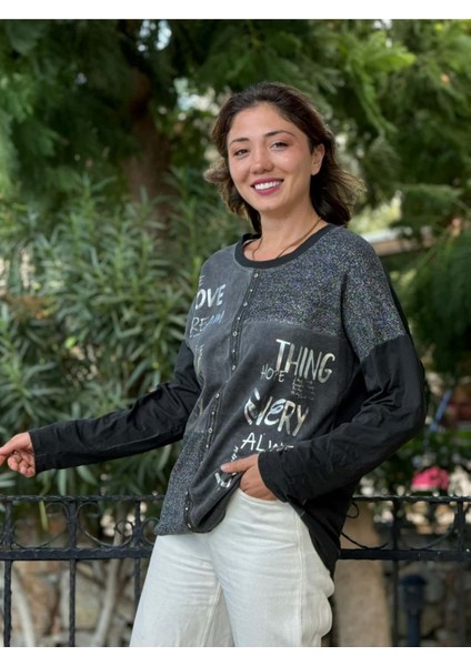 NC53761 Italyan Yazılı ve Taşlı Coton Sweatshirt Siyah fırsatları