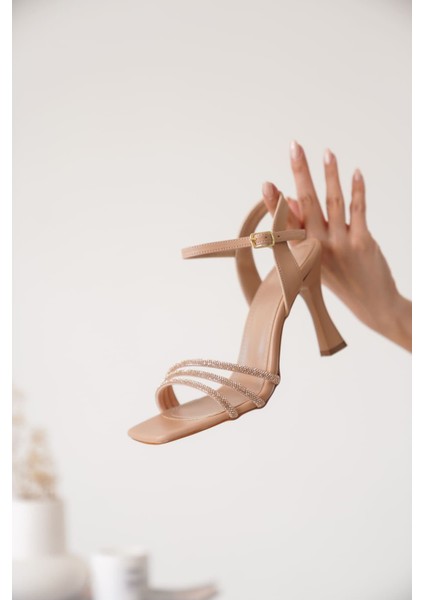 Karla Nude Kadın Taşlı Sandalet