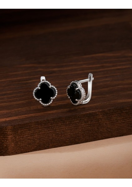 925 Ayar Oniks Taşlı Rodyum Yonca Gümüş Küpe