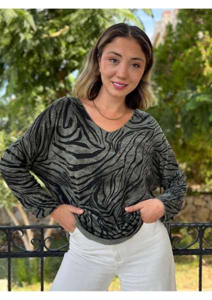 NC11285 Italyan V Yaka Zebra Desenli Triko Bluz Haki fırsatları