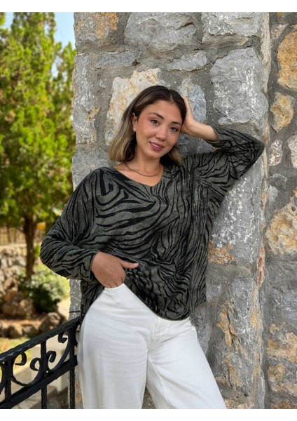 NC11285 Italyan V Yaka Zebra Desenli Triko Bluz Haki