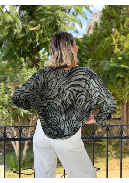 NC11285 Italyan V Yaka Zebra Desenli Triko Bluz Haki