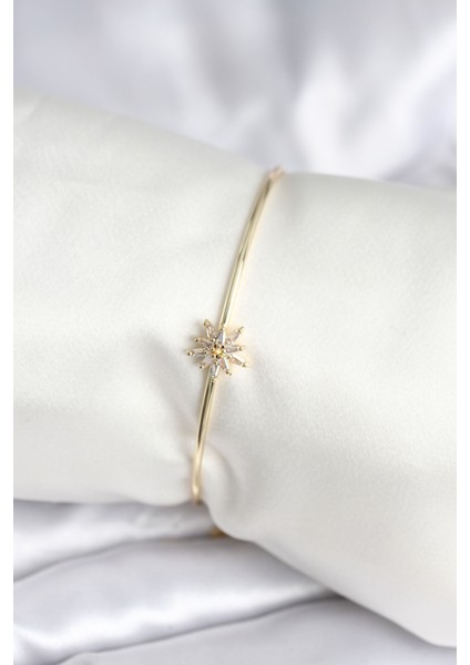 Yıldız Figürlü Gold Renk Pirinç Kadın Bileklik - EBJ251004W38072