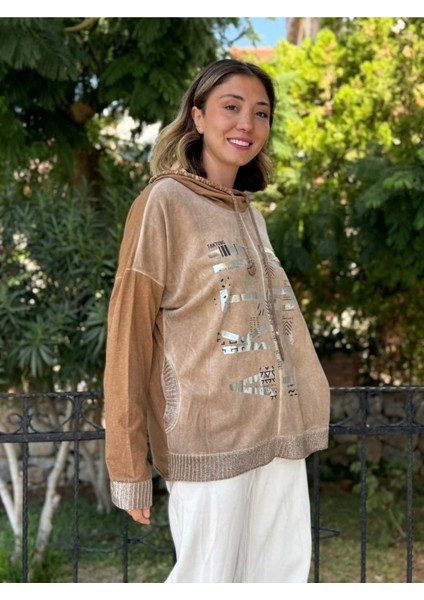 NC53050D Italyan Yazı Baskılı Cepli Kapüşonlu Coton Sweatshirt Camel fırsatları