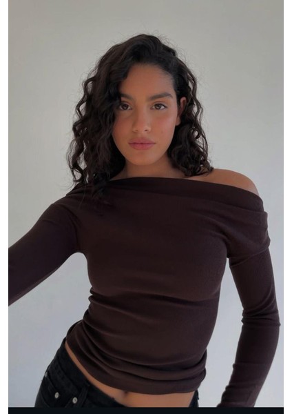 Kahverengi Kadın Off Shoulder Uzun Kollu Bluz MG2567 fiyatları
