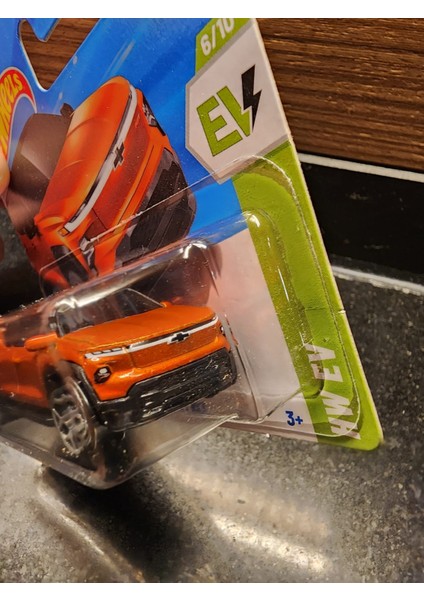 Hot Wheels 1/64 Chevrolet Silverado Ev Rst modelleri