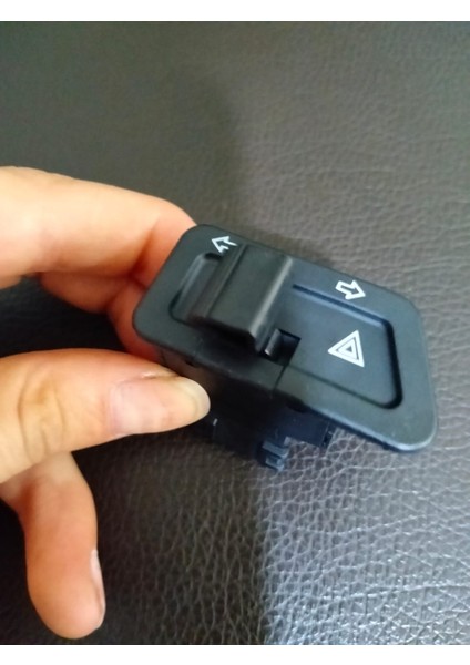 Guppi 110 Uyumlu 4 Lü Sinyal Flaşör Buton Düğmesi
