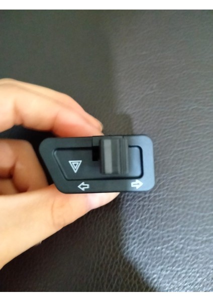 Nev 50 Uyumlu 4 lü Sinyal Flaşör Buton Düğmesi