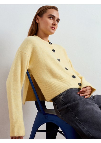 60280 Yanları Yırtmaçlı Yün Karışımlı Triko Hırka-Açık Sarı