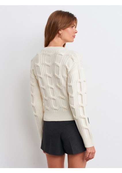 10825 Kabartma Detaylı Triko Kazak-Ekru fiyatları