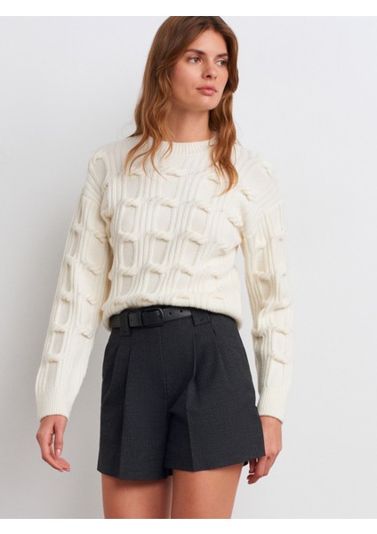 10825 Kabartma Detaylı Triko Kazak-Ekru modelleri